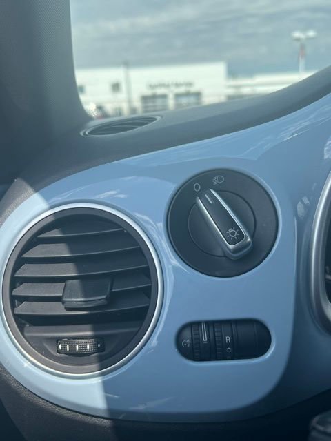 Used 2014 Volkswagen Beetle 2.5 FWD image 19