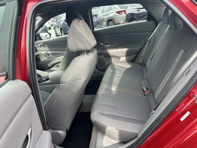 Used 2025 Hyundai Elantra Sport image 12