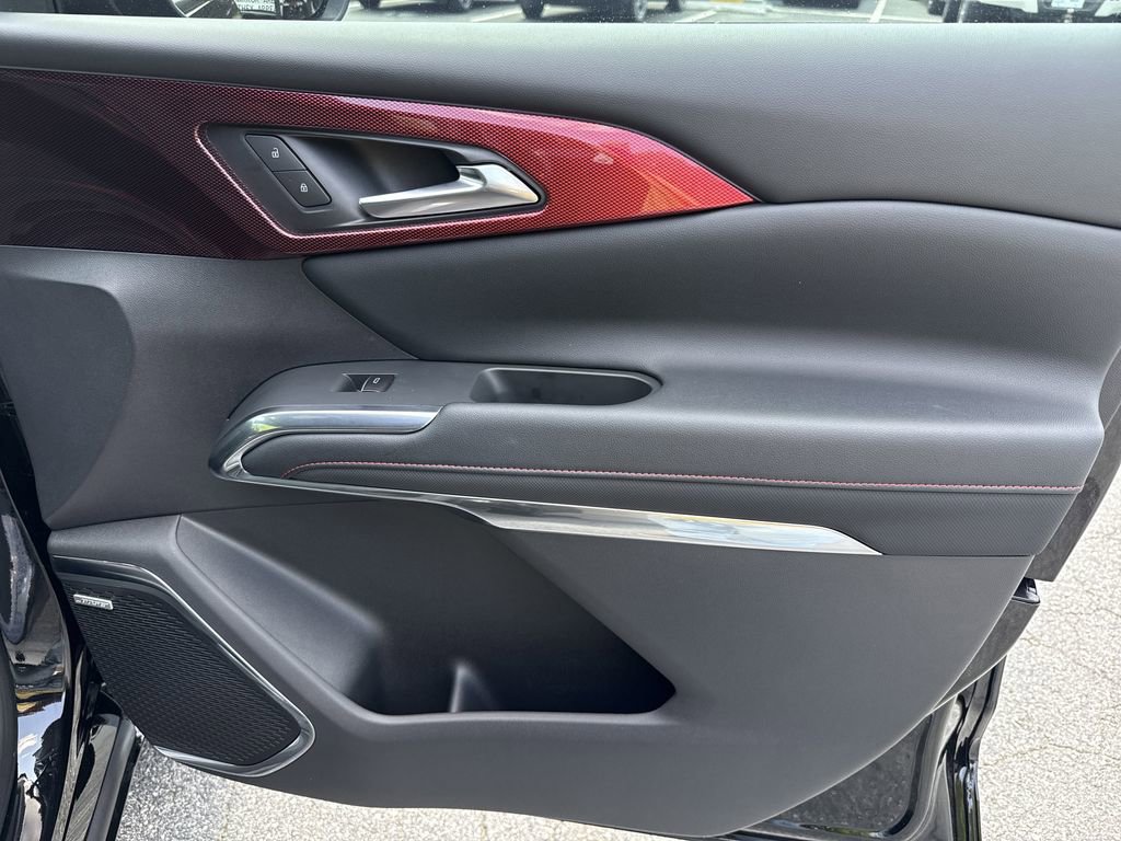 Used 2026 Chevrolet Traverse RS w/ LPO, Floor Liner Package FWD image 14