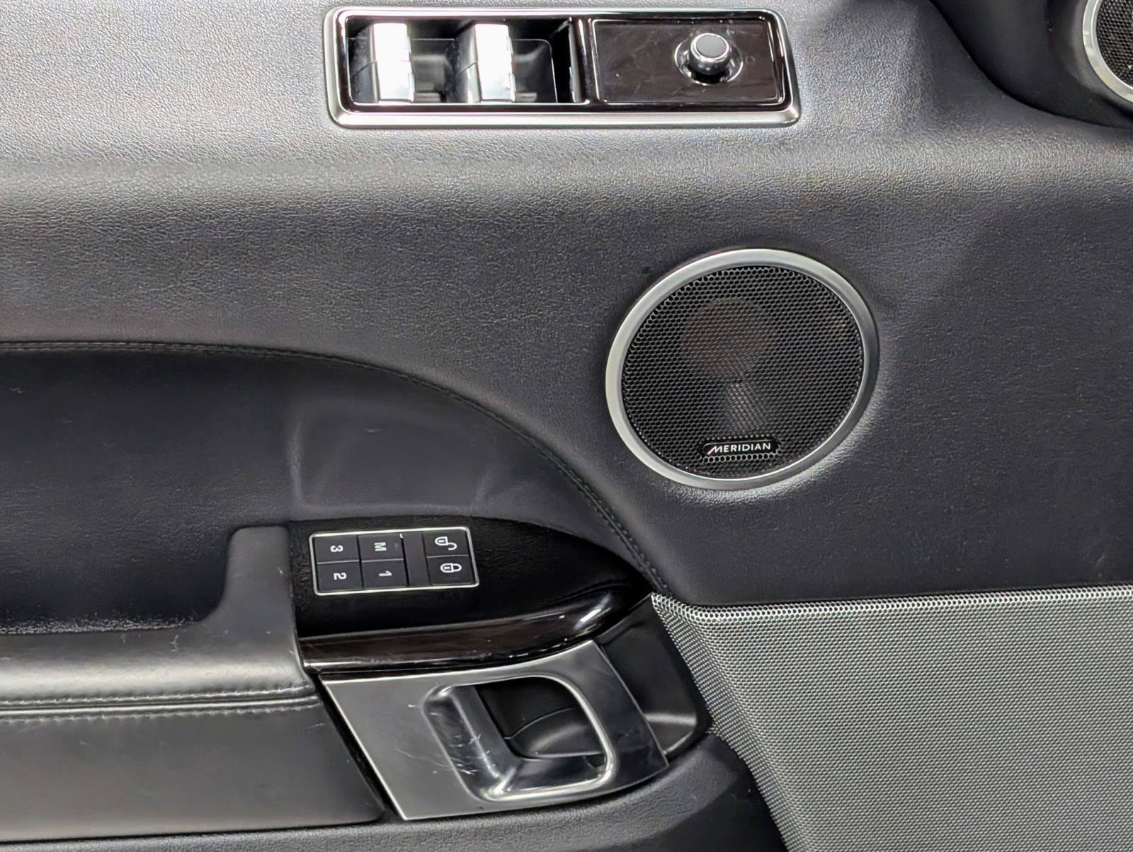 Used 2018 Land Rover Range Rover Sport HSE AWD/4WD image 13
