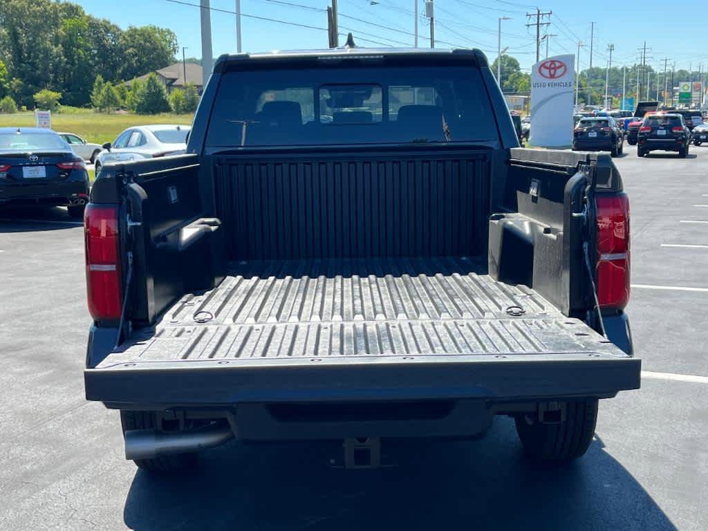 Used 2024 Toyota Tacoma SR5 w/ SR5 Upgrade Package AWD/4WD image 31