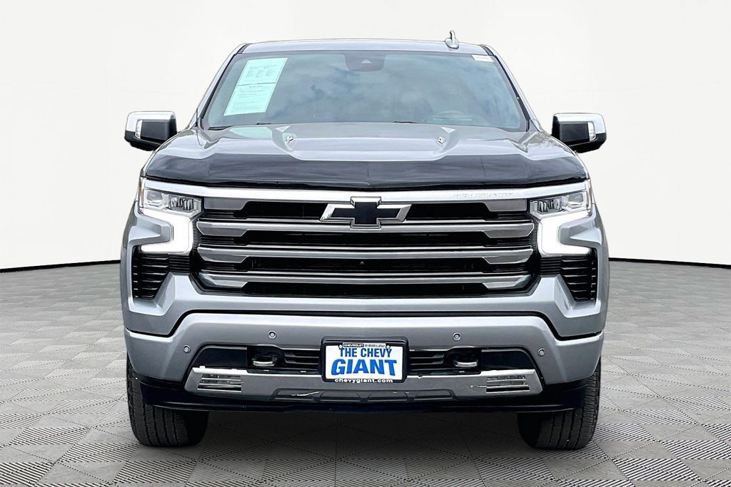 Used 2023 Chevrolet Silverado 1500 High Country w/ Technology Package AWD/4WD image 2