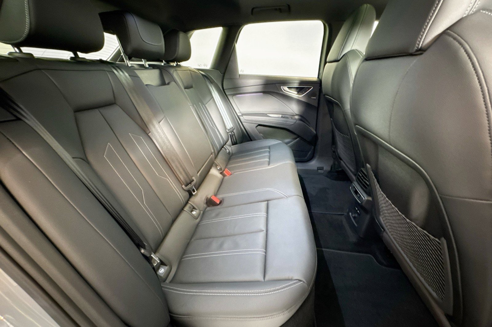 Used 2025 Audi Q4 e-tron Premium Plus w/ Premium Plus image 26