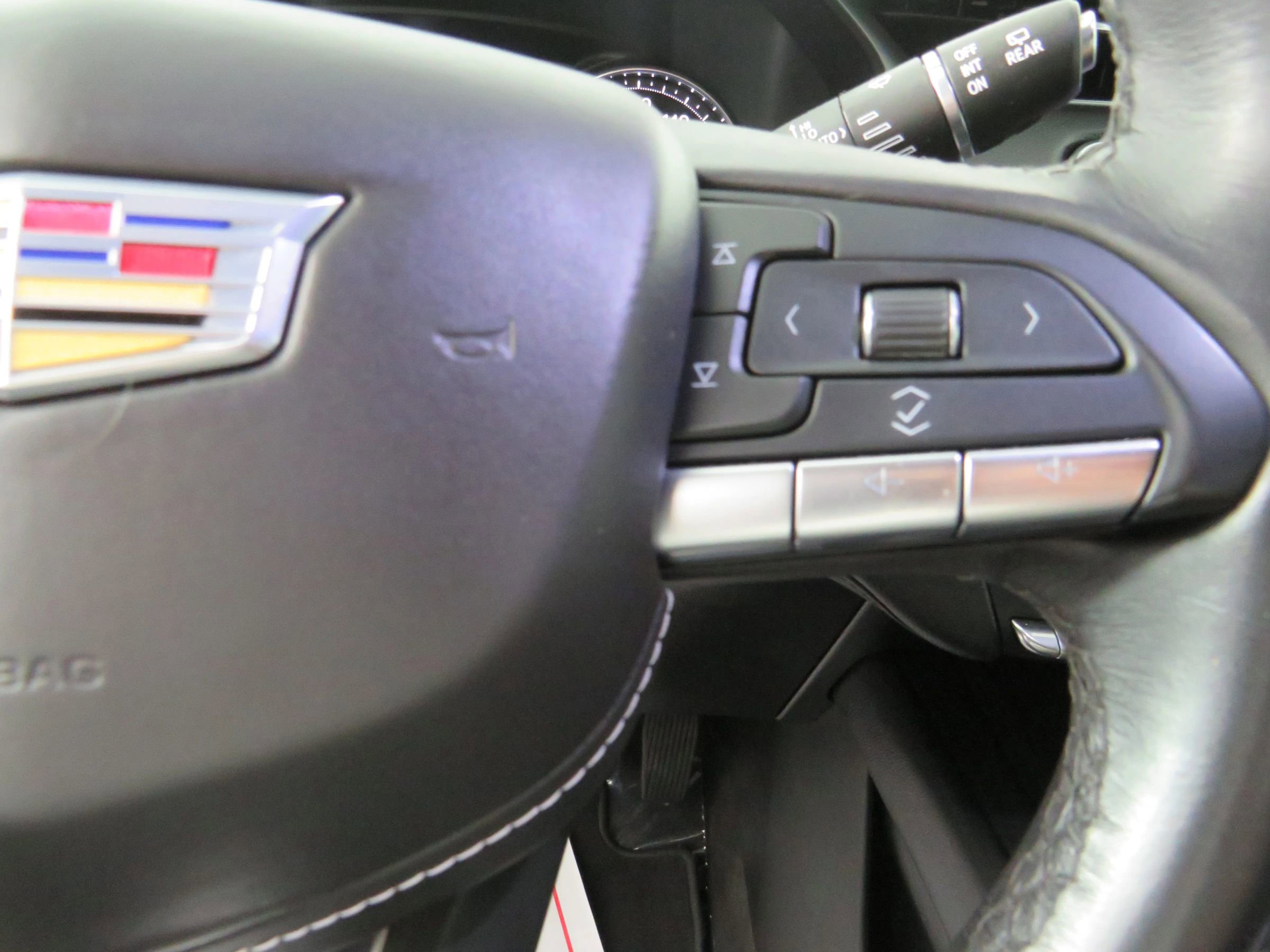 Used 2020 Cadillac XT4 Premium Luxury image 17