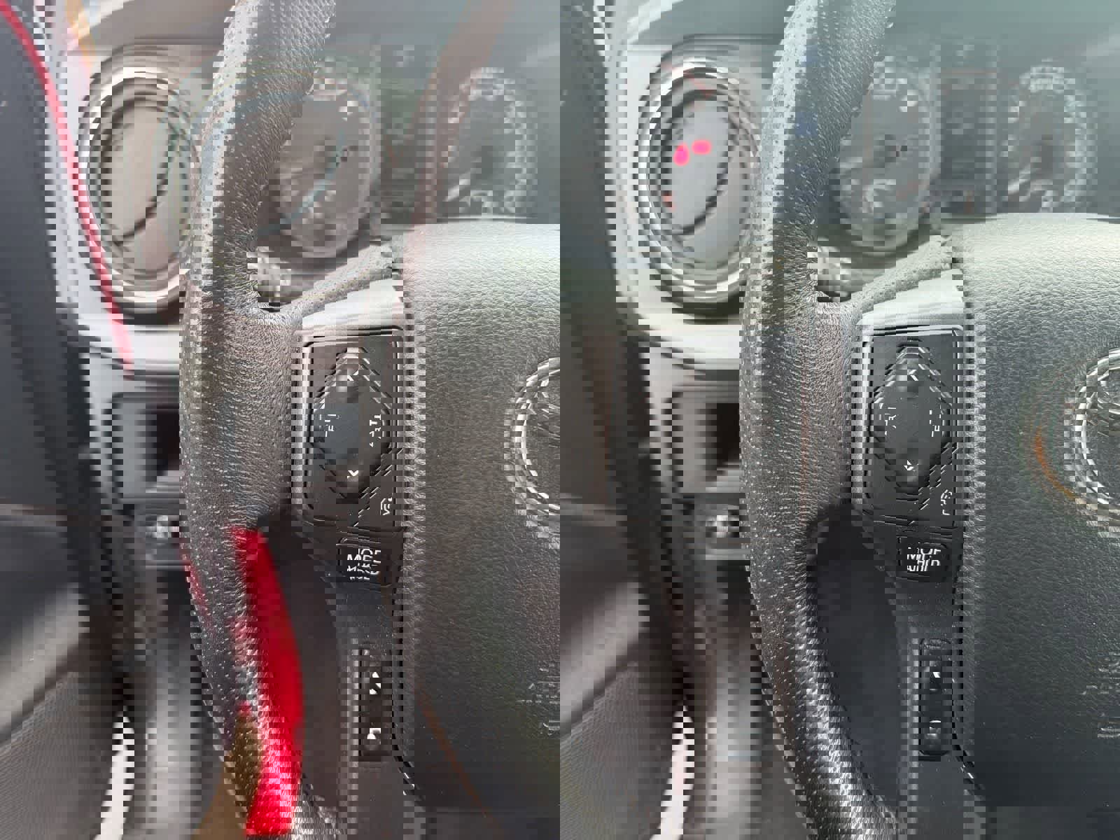 Used 2017 Toyota Tacoma TRD Off-Road w/ Tow Package image 21