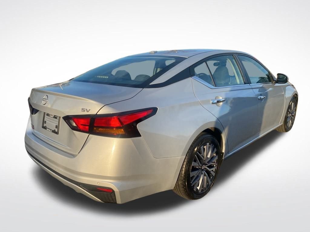 Used 2023 Nissan Altima 2.5 SV image 7