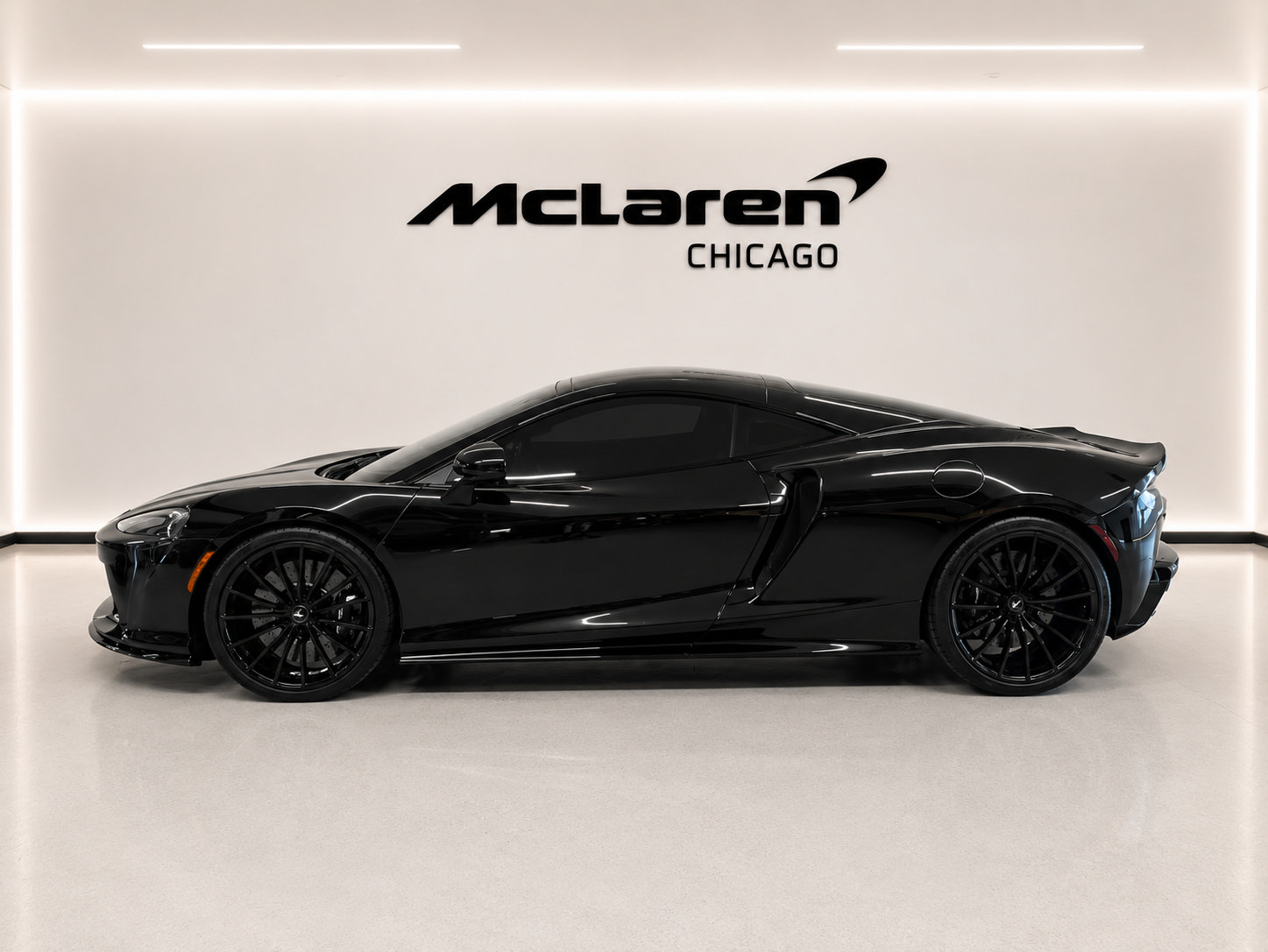 Used 2022 McLaren GT RWD image 14