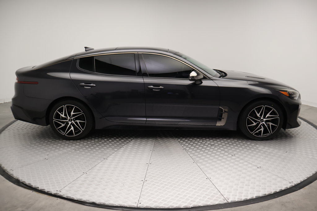Used 2022 Kia Stinger GT-Line w/ Sun & Sound Package RWD image 7