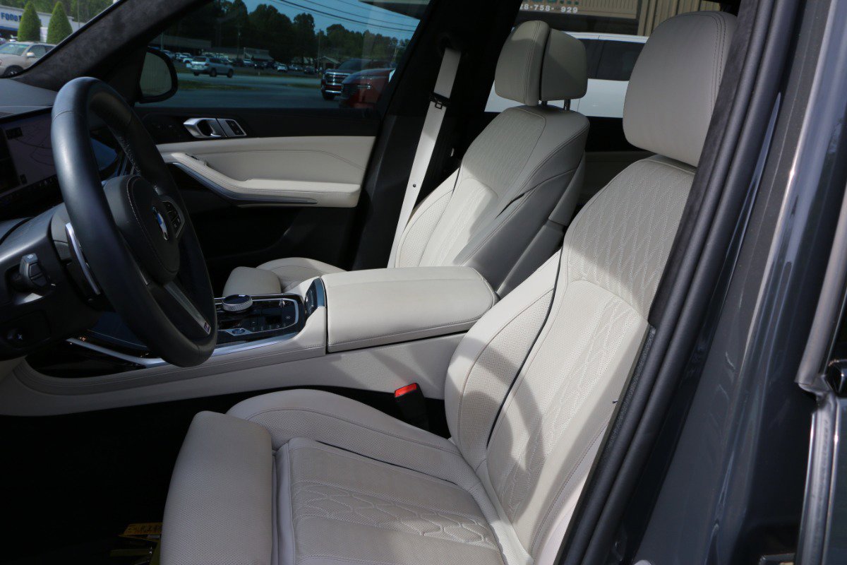 Used 2026 BMW X7 xDrive40i w/ Executive Package image 31