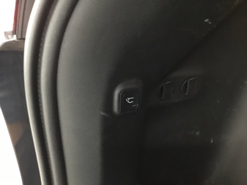 Used 2019 Jeep Cherokee Limited AWD/4WD image 35