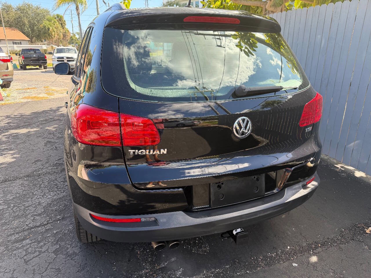 Used 2016 Volkswagen Tiguan S image 18