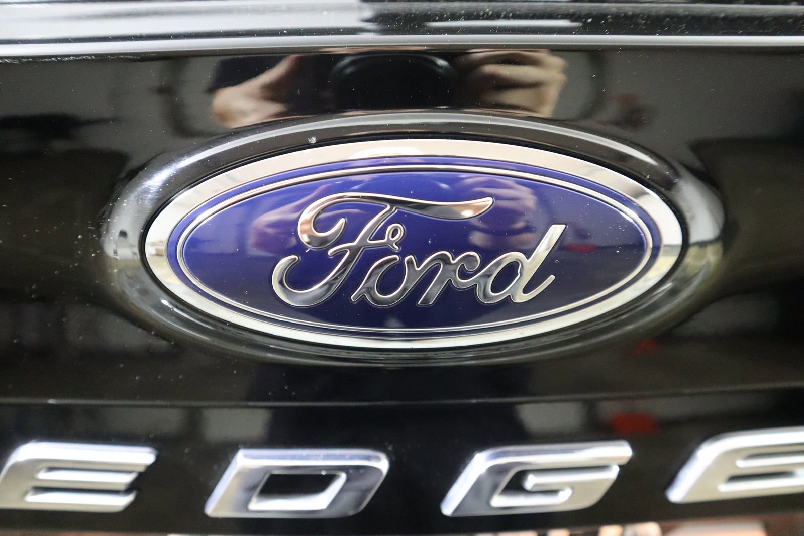 Used 2021 Ford Edge Titanium w/ Cargo Accessory Package image 36