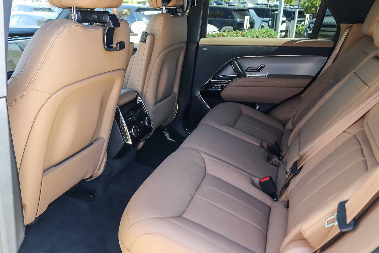 New 2026 Land Rover Range Rover Sport SE AWD/4WD image 17