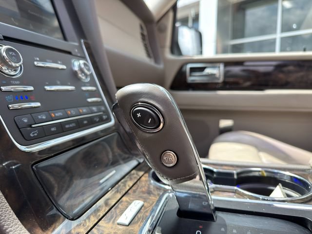 Used 2017 Lincoln Navigator Select AWD/4WD image 33