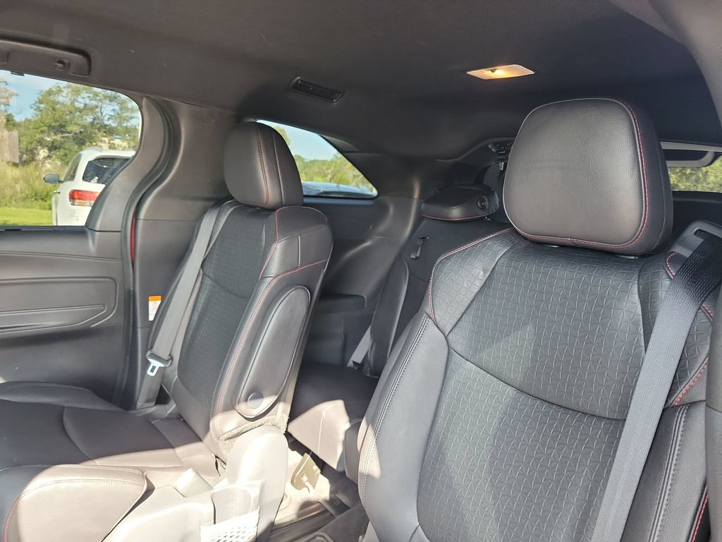 Used 2025 Toyota Sienna XSE FWD image 24