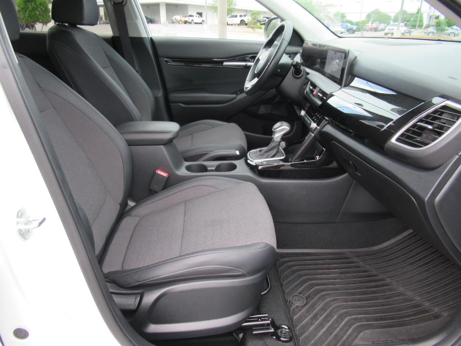 Used 2024 Kia Seltos S FWD image 10