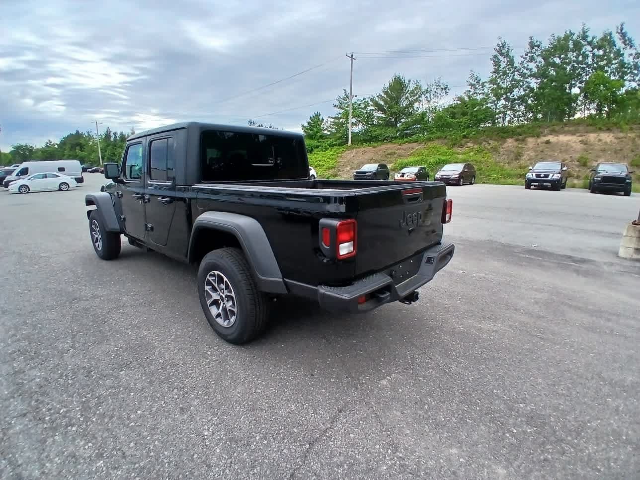 New 2026 Jeep Gladiator Sport AWD/4WD image 7