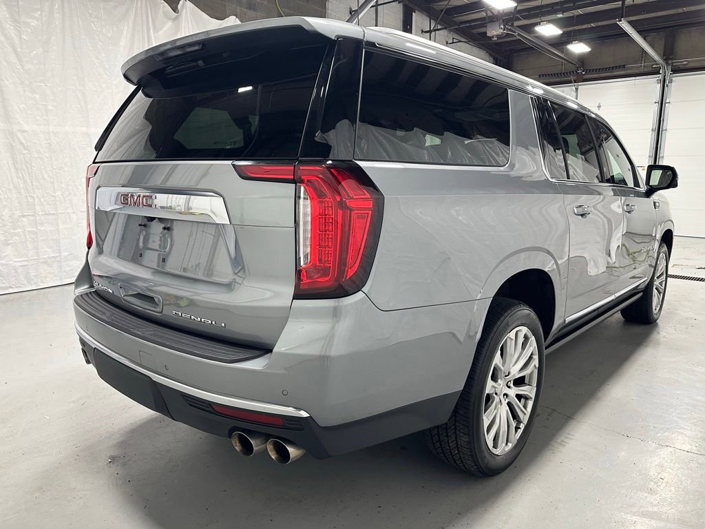 Used 2023 GMC Yukon XL Denali AWD/4WD image 7