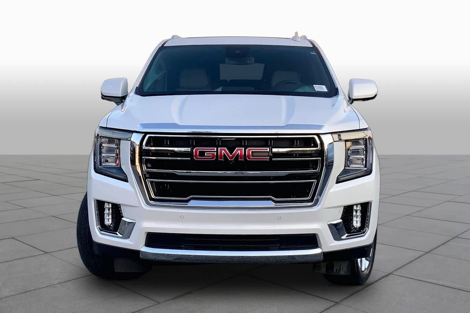 Used 2024 GMC Yukon SLT w/ SLT Luxury Package RWD image 4