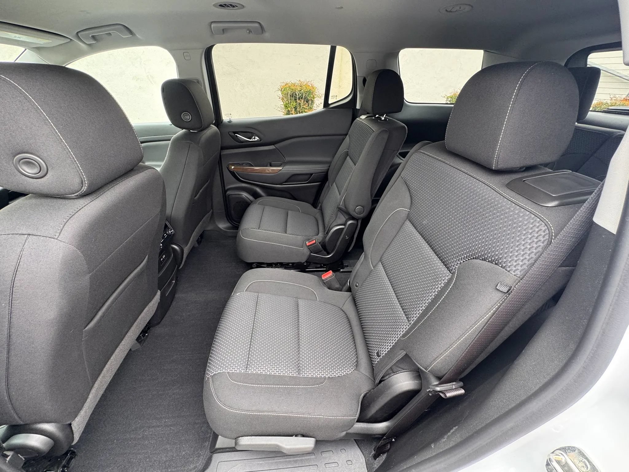 Used 2022 GMC Acadia SLE FWD image 19