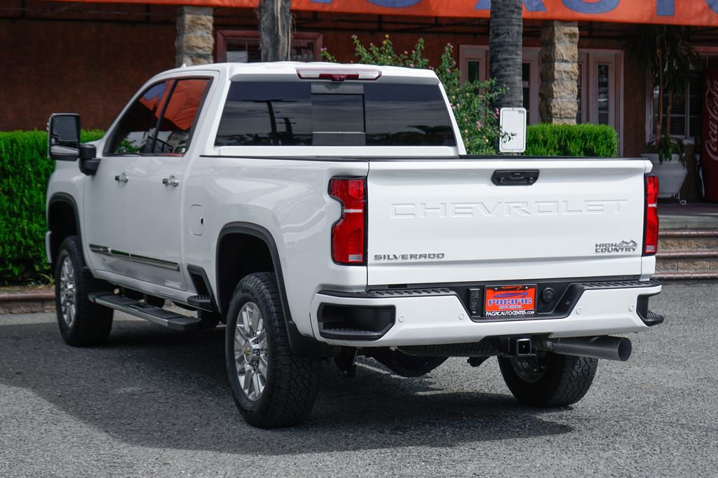 Used 2024 Chevrolet Silverado 2500 High Country w/ High Country Premium Package image 6