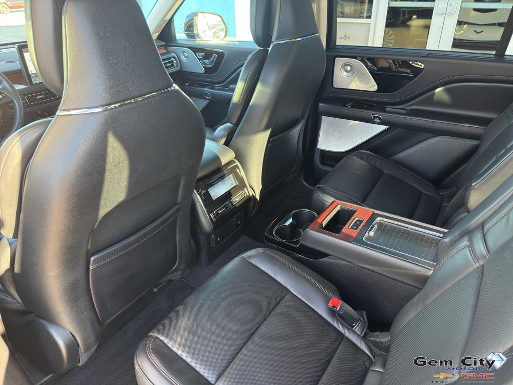 Used 2022 Lincoln Aviator Reserve w/ Equipment Group 201A image 15