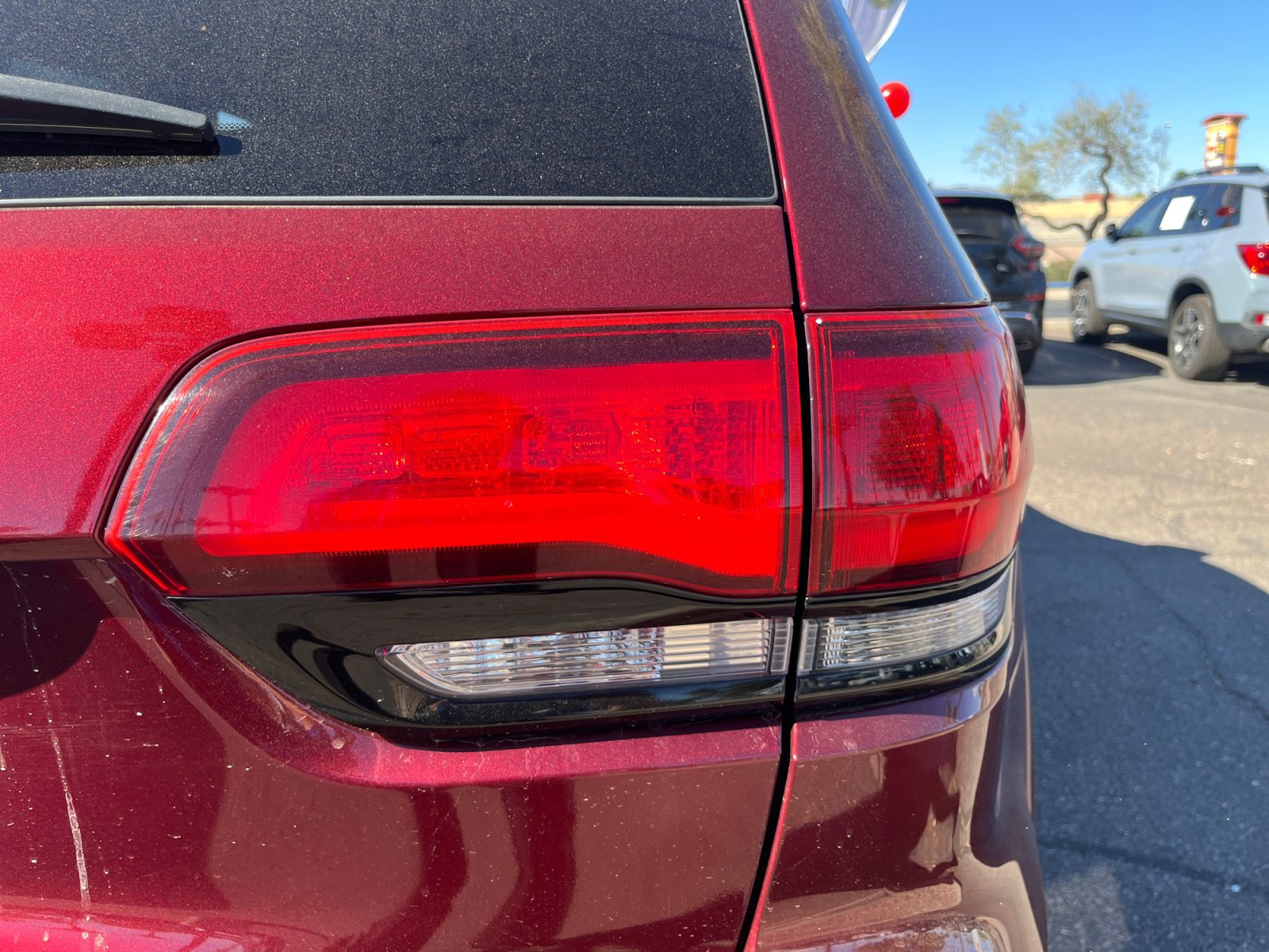 Used 2021 Jeep Grand Cherokee Laredo X image 16