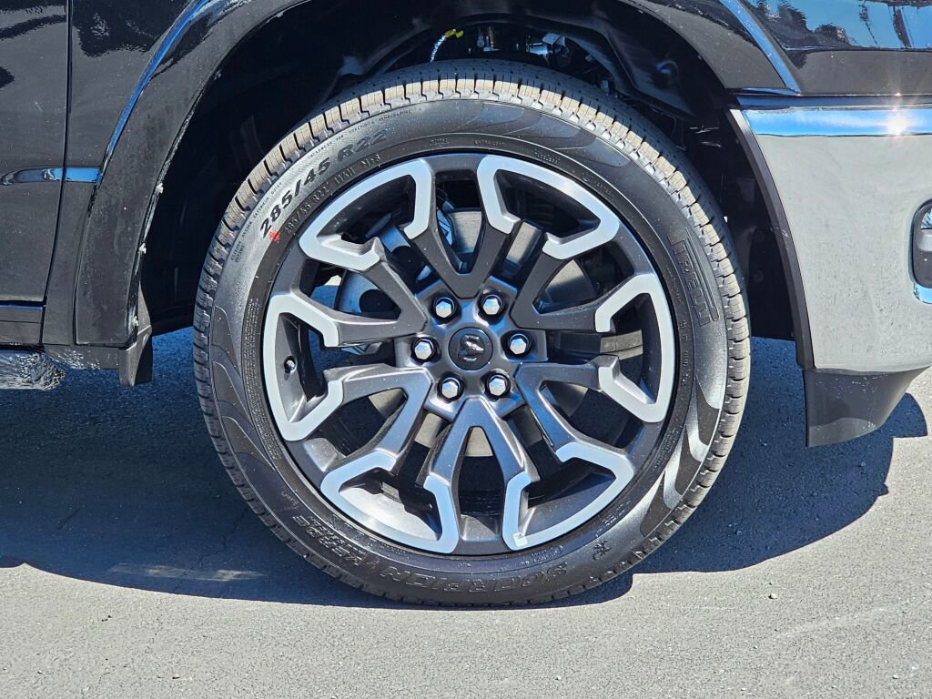 New 2025 RAM 1500 Limited image 10