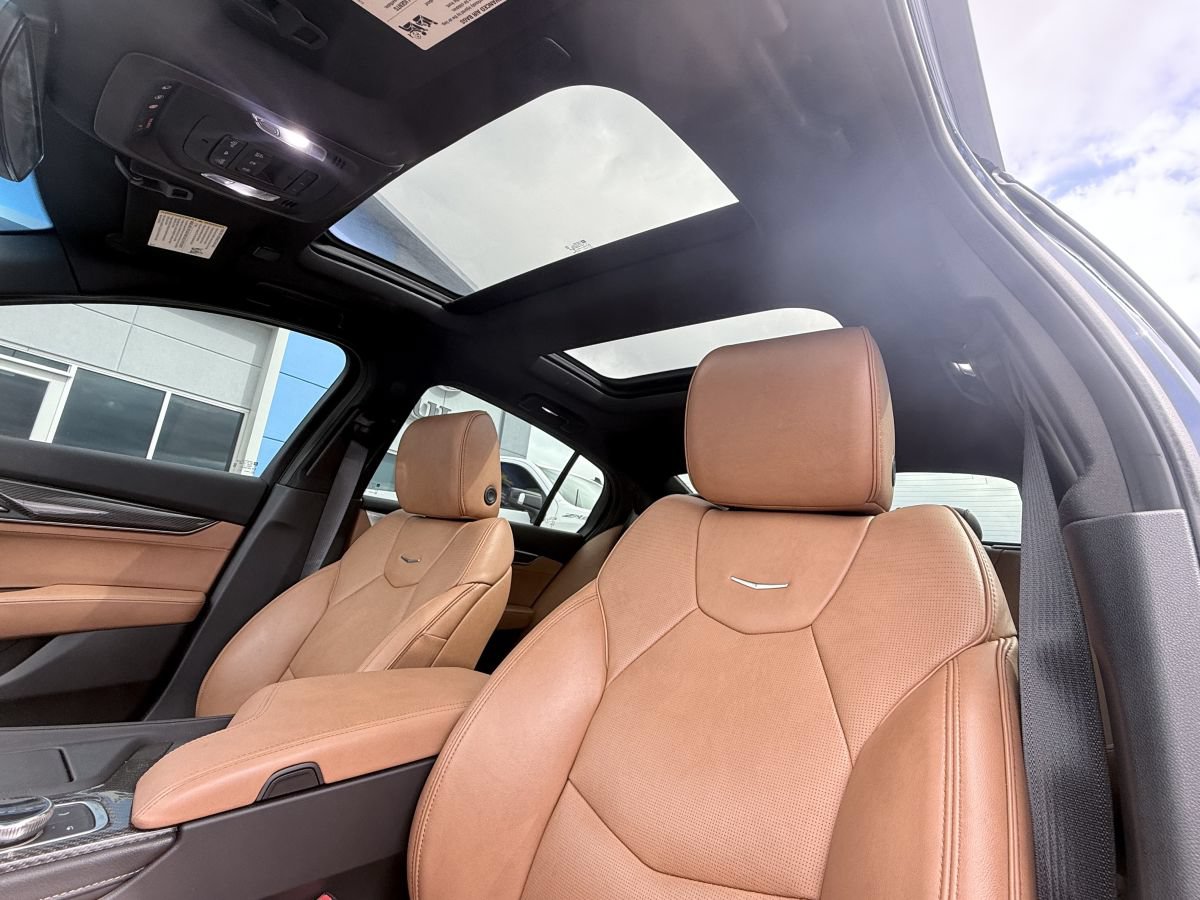 Used 2021 Cadillac CT5 V w/ Platinum Package RWD image 10