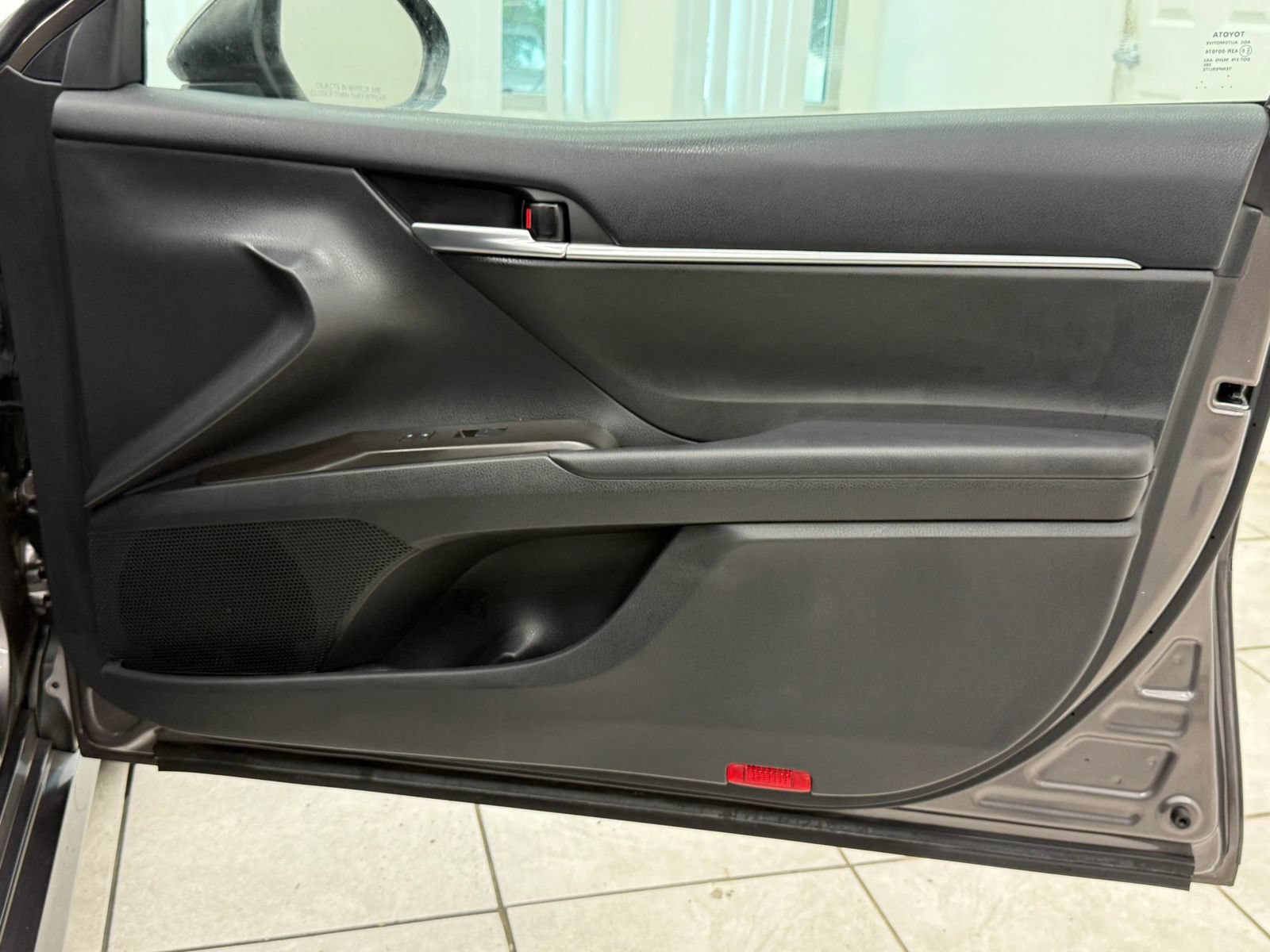 Used 2022 Toyota Camry LE FWD image 21