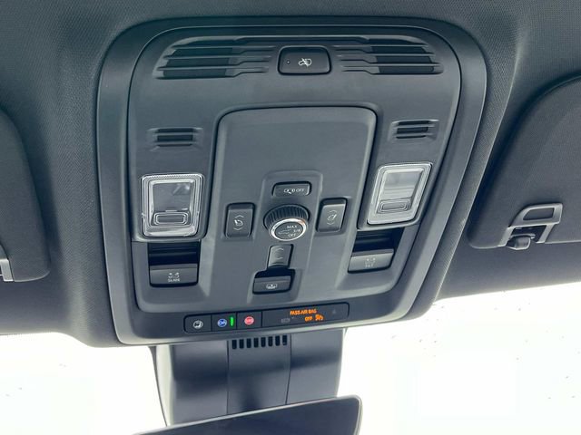 New 2025 Chevrolet Suburban Premier image 33