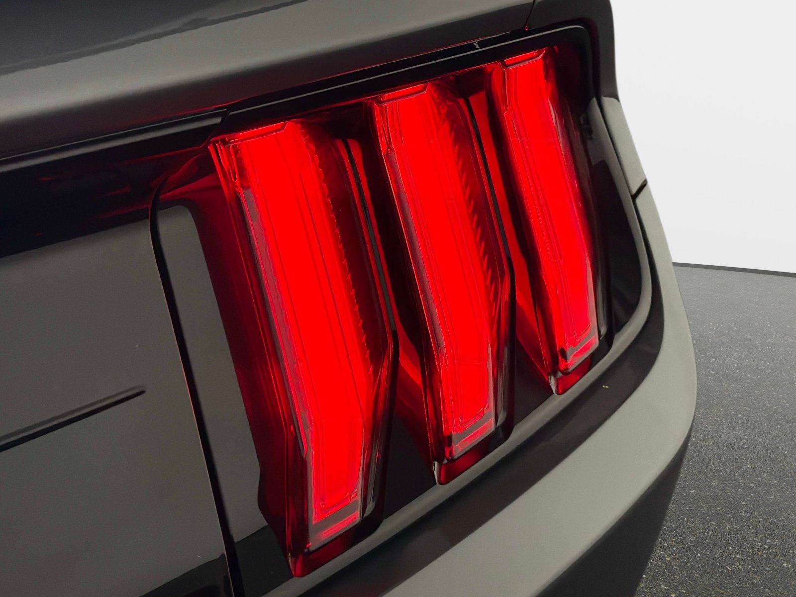 Used 2022 Ford Mustang Shelby GT500 w/ Carbon Fiber Track Pack RWD image 17