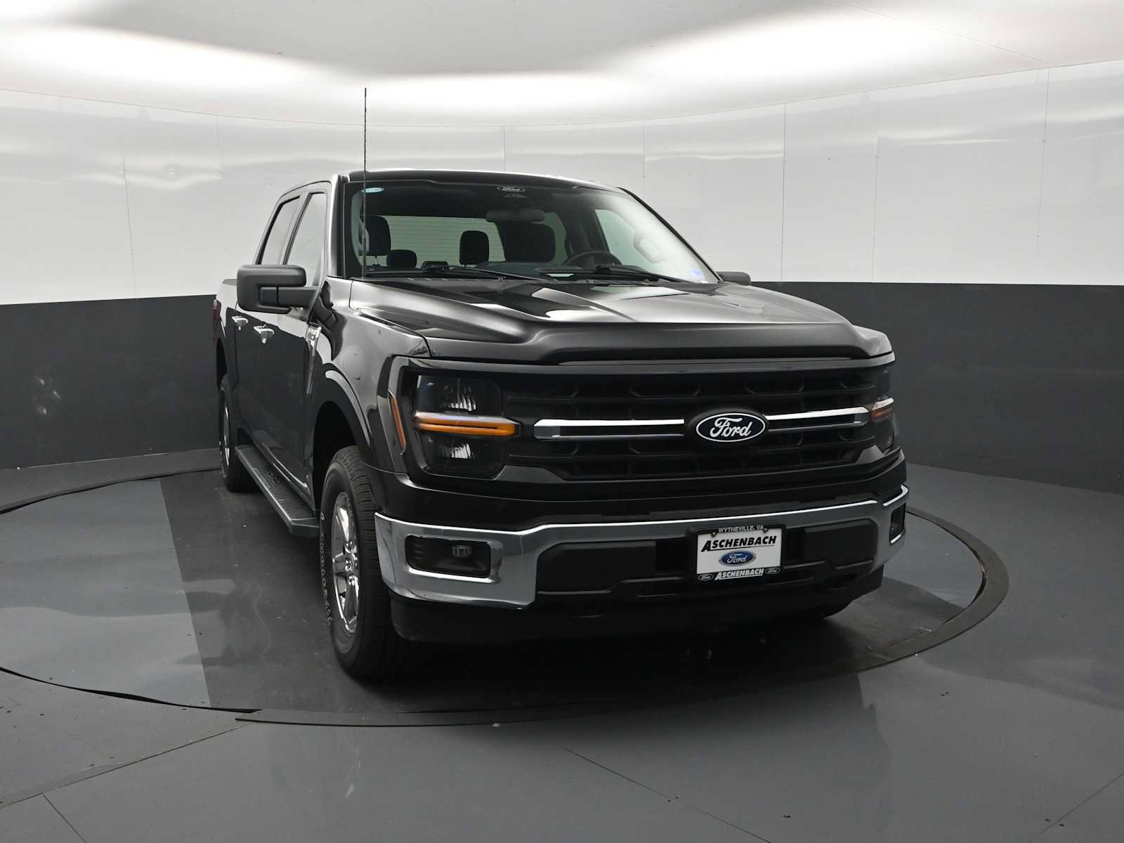 Used 2025 Ford F150 XLT w/ Equipment Group 301A Standard AWD/4WD image 3