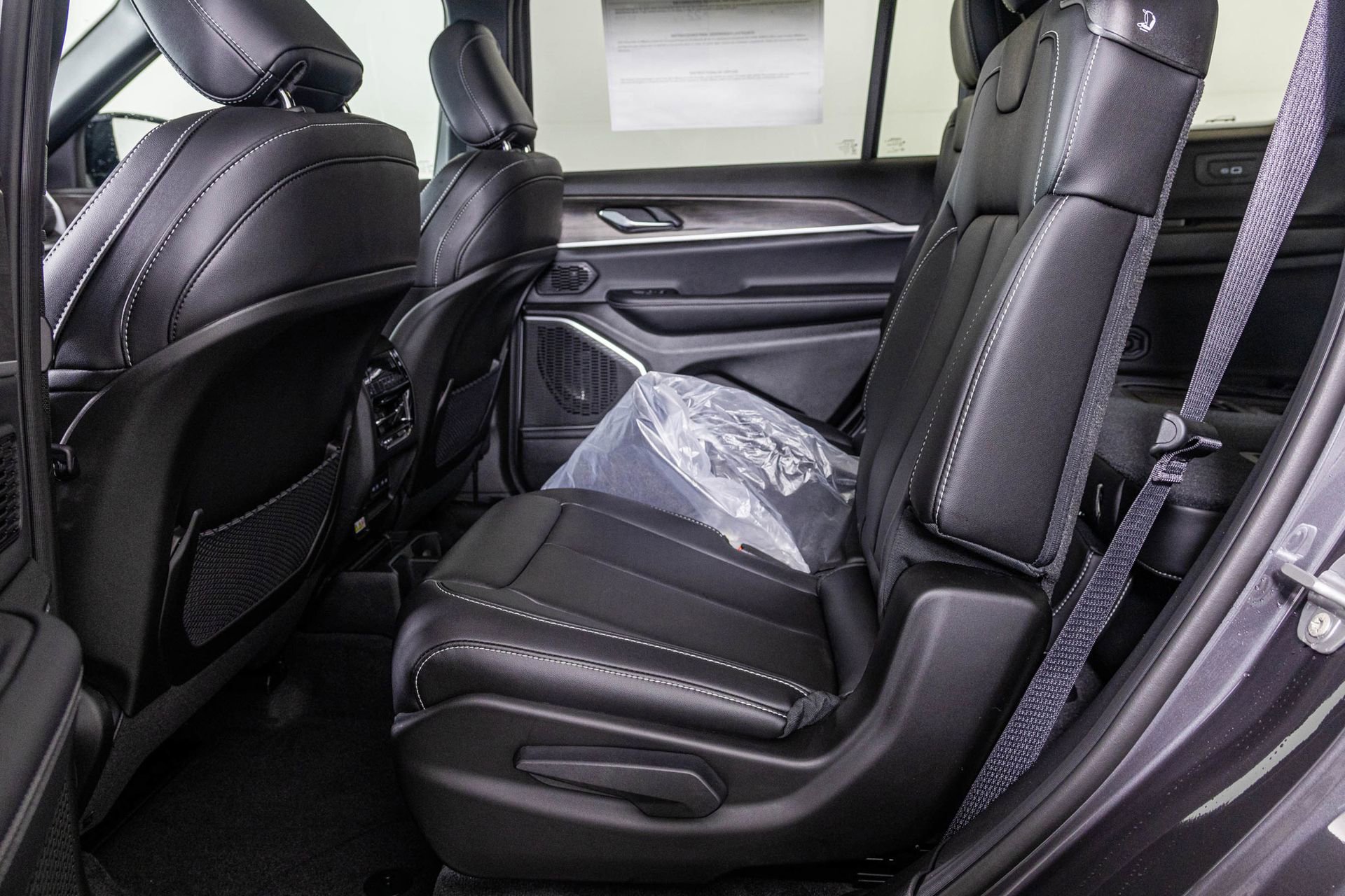 New 2026 Jeep Grand Cherokee L Limited AWD/4WD image 39