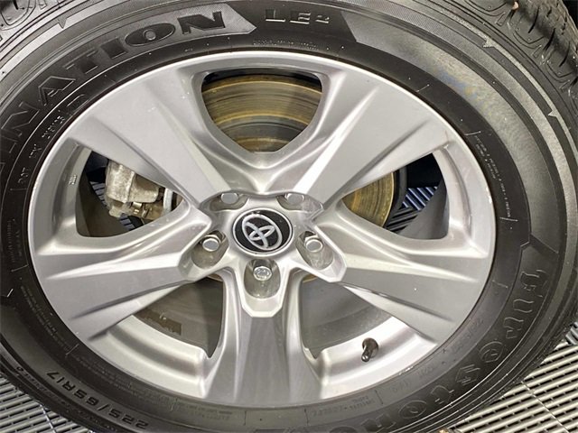 Used 2024 Toyota RAV4 XLE image 28