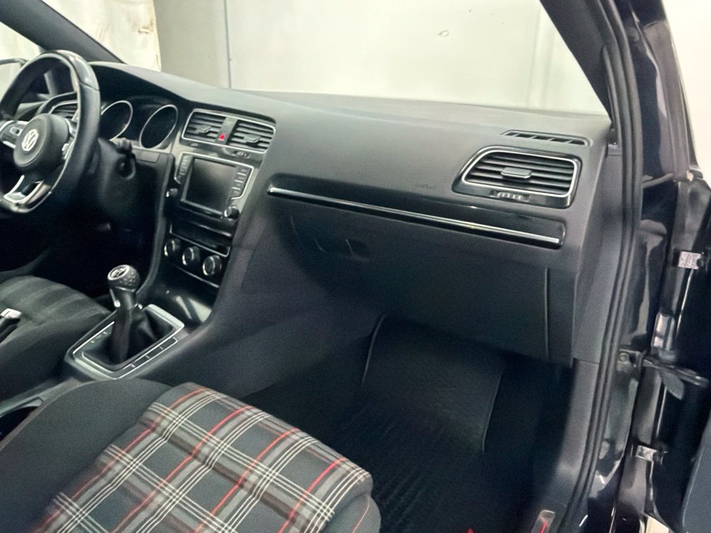 Used 2017 Volkswagen GTI Sport FWD image 27