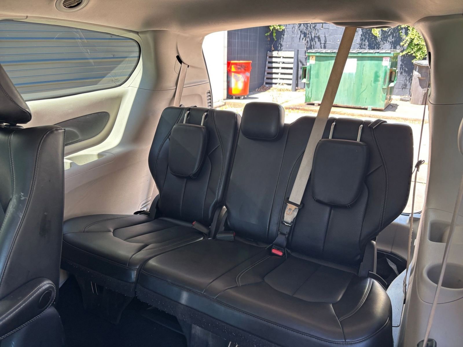 Used 2023 Chrysler Pacifica Touring-L FWD image 25