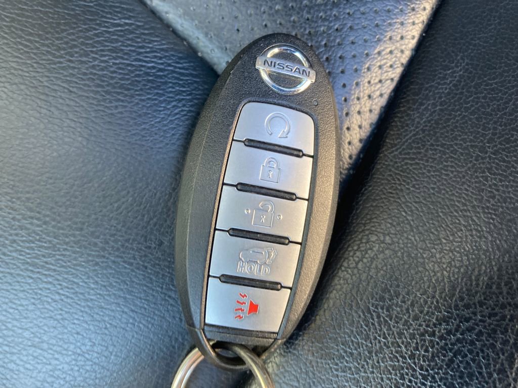 Used 2020 Nissan Pathfinder Platinum image 33