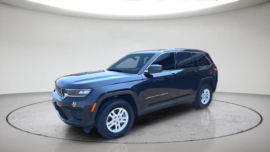 Used 2025 Jeep Grand Cherokee Laredo