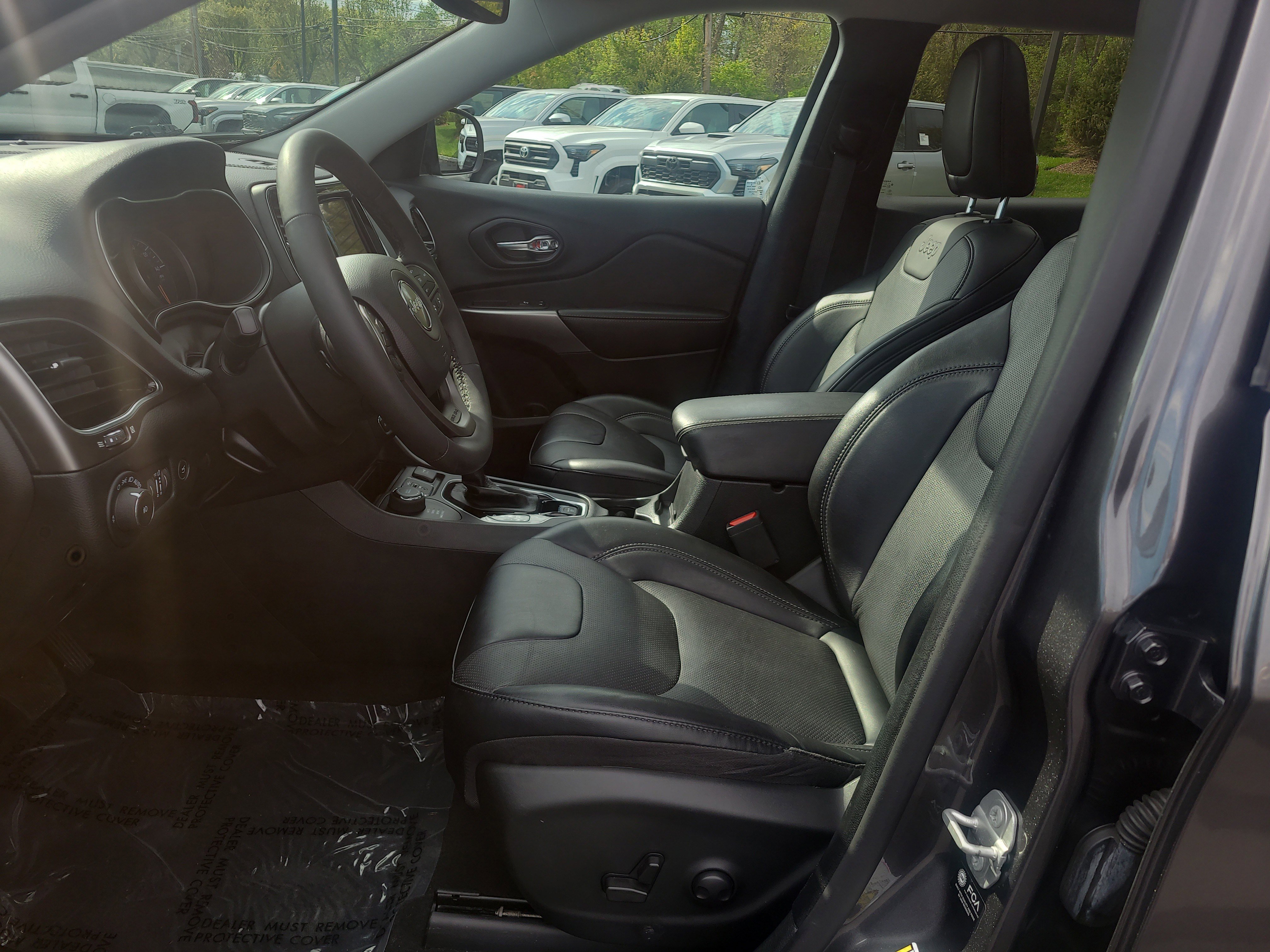Used 2022 Jeep Cherokee Limited AWD/4WD image 17