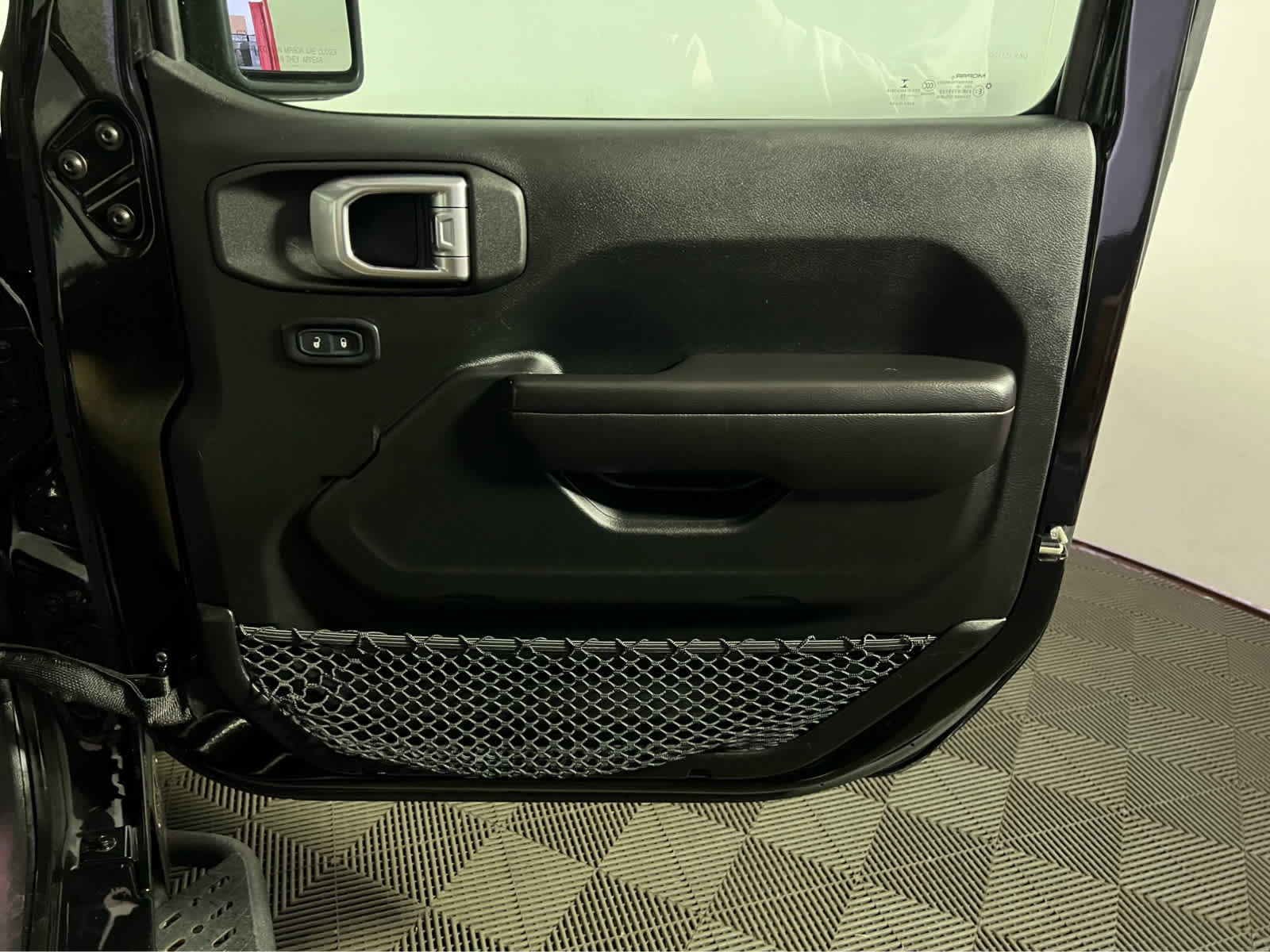 Used 2018 Jeep Wrangler Unlimited Sport S image 28