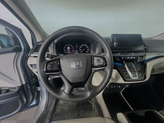 Used 2025 Honda Odyssey Touring image 14