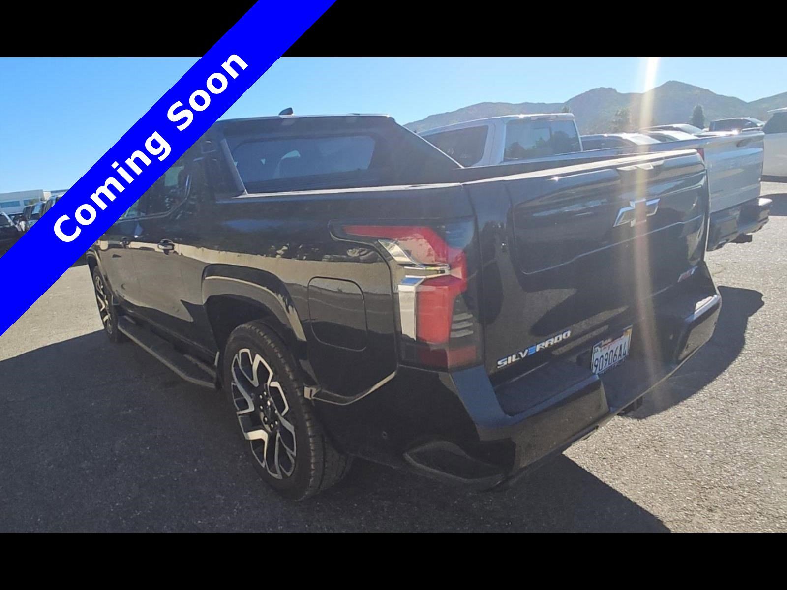 Used 2024 Chevrolet Silverado EV RST AWD/4WD image 4
