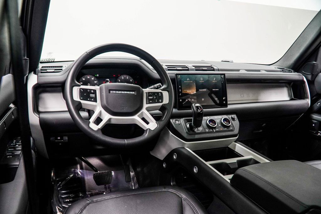 Used 2025 Land Rover Defender 110 S AWD/4WD image 15