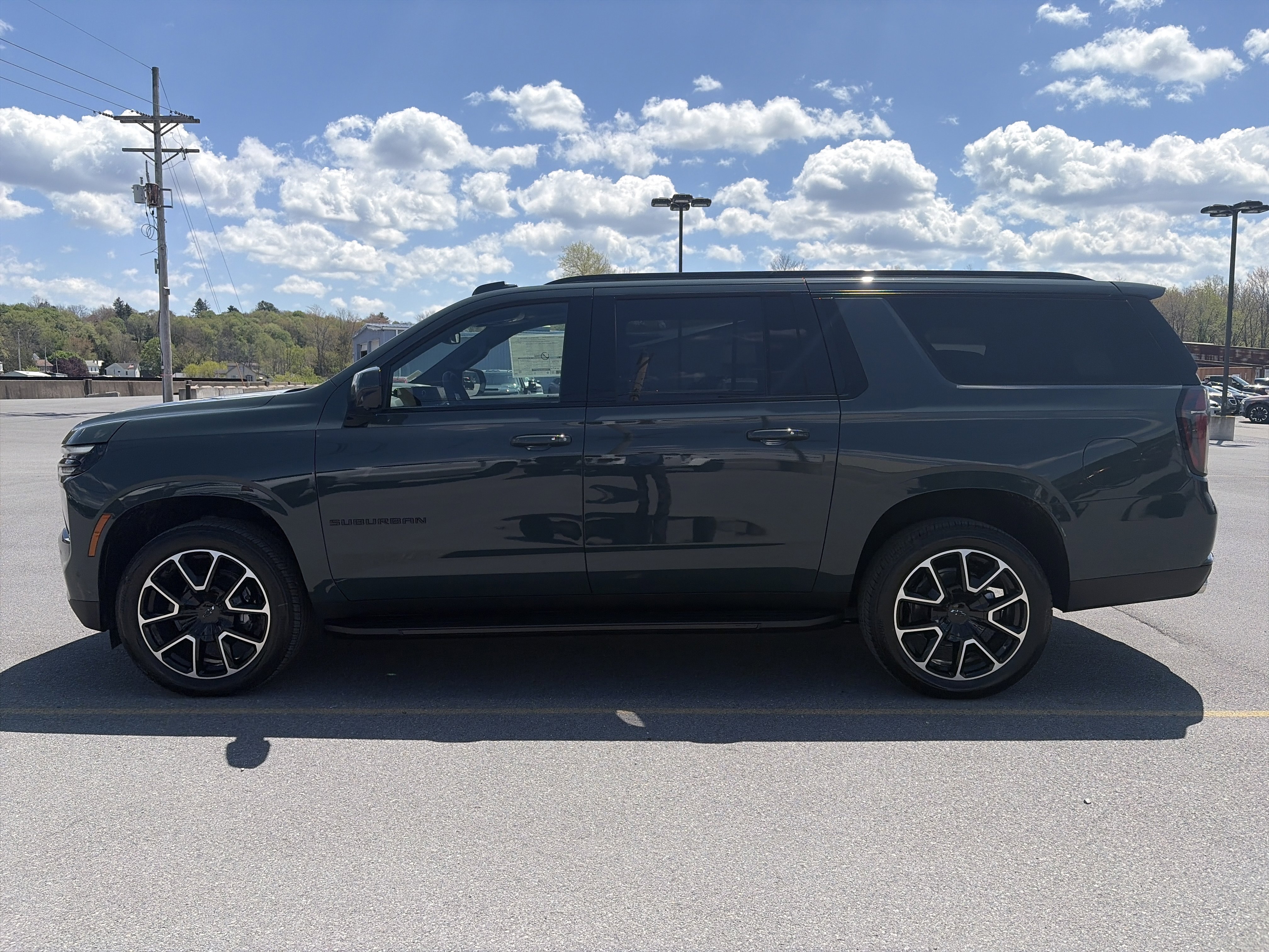 New 2026 Chevrolet Suburban RST w/ Sun And Tow Package AWD/4WD image 8