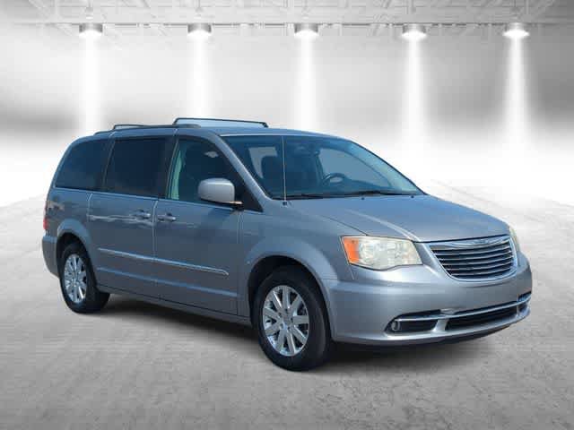 Used 2014 Chrysler Town & Country Touring FWD image 2