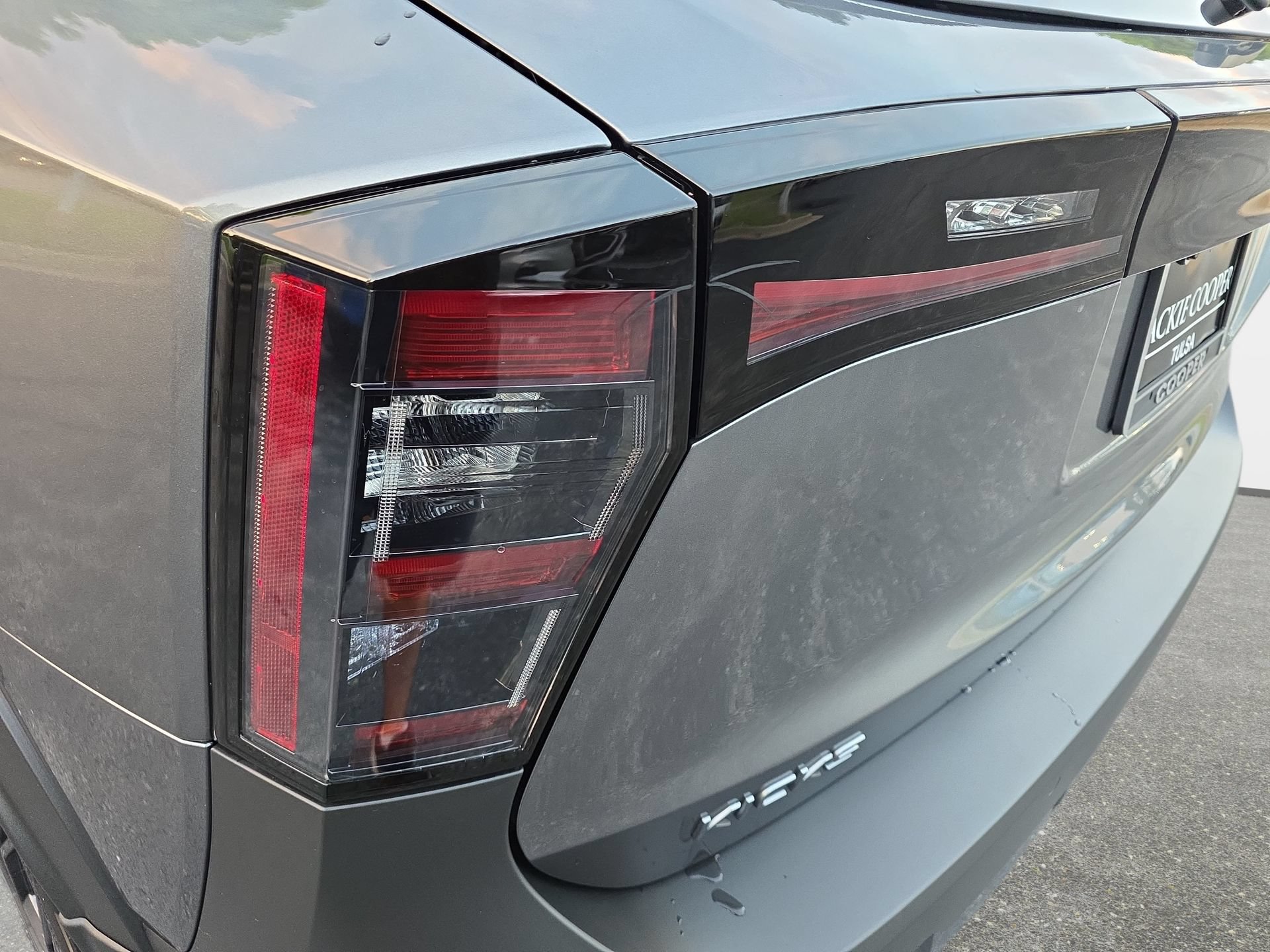 New 2026 Nissan Kicks SR FWD image 31