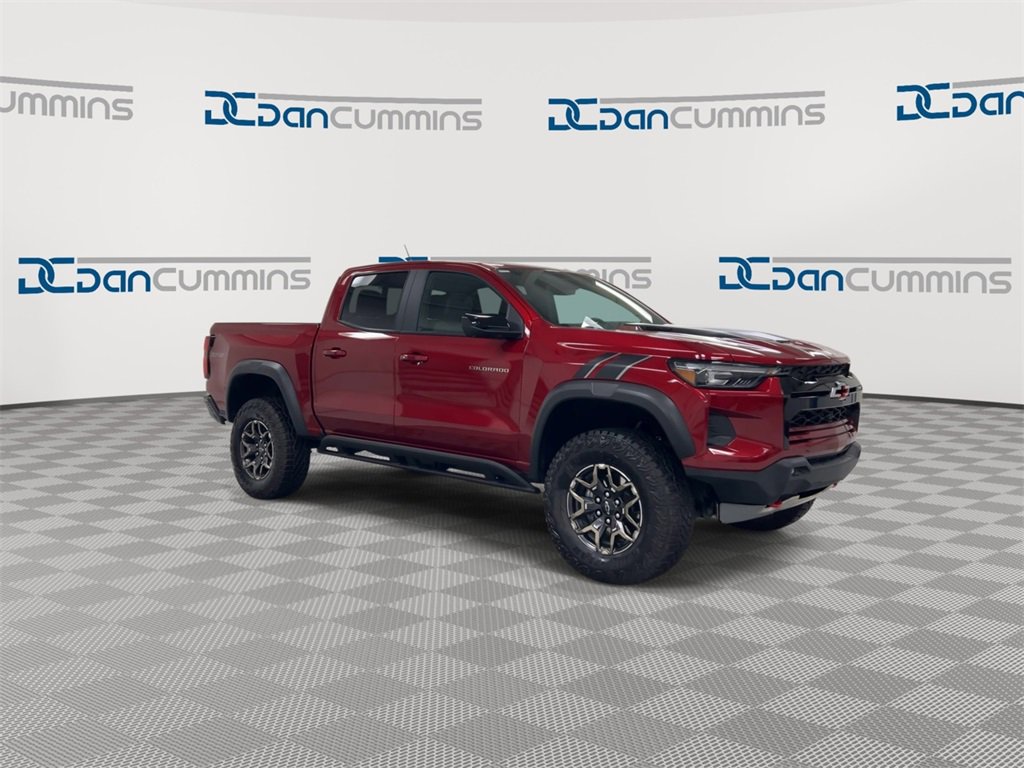 Used 2025 Chevrolet Colorado ZR2 w/ Technology Package image 2