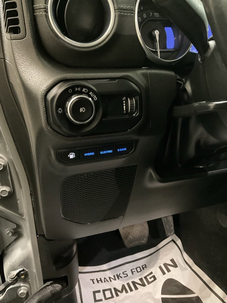 Used 2023 Jeep Wrangler Unlimited Sahara w/ Cold Weather Group image 8