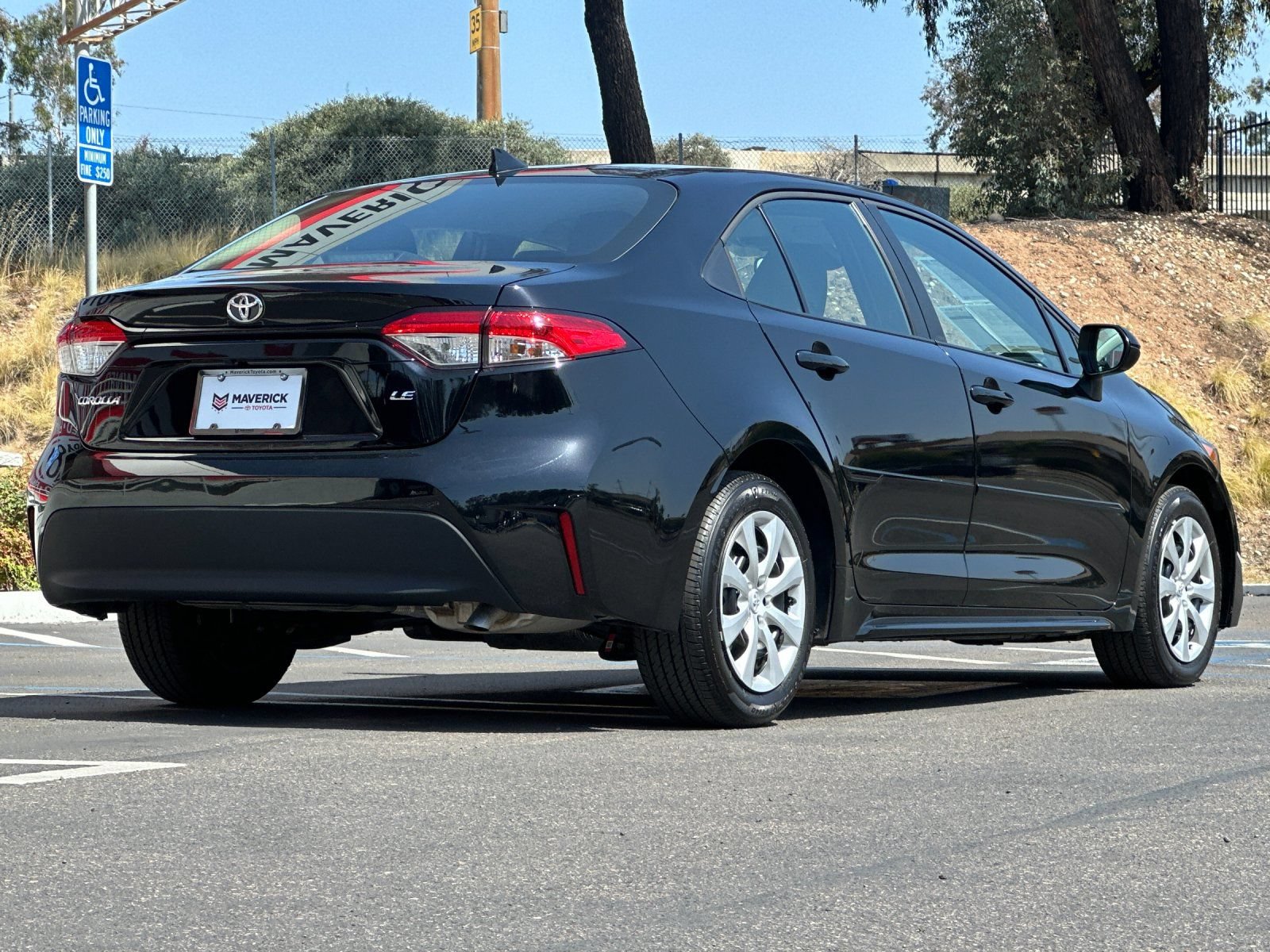 Used 2026 Toyota Corolla LE FWD image 5